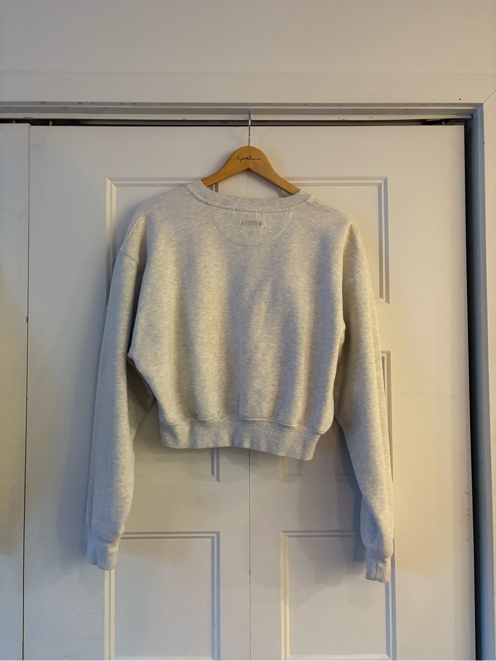 Aritzia Light Gray Cropped Crewneck Sweatshirt Size M